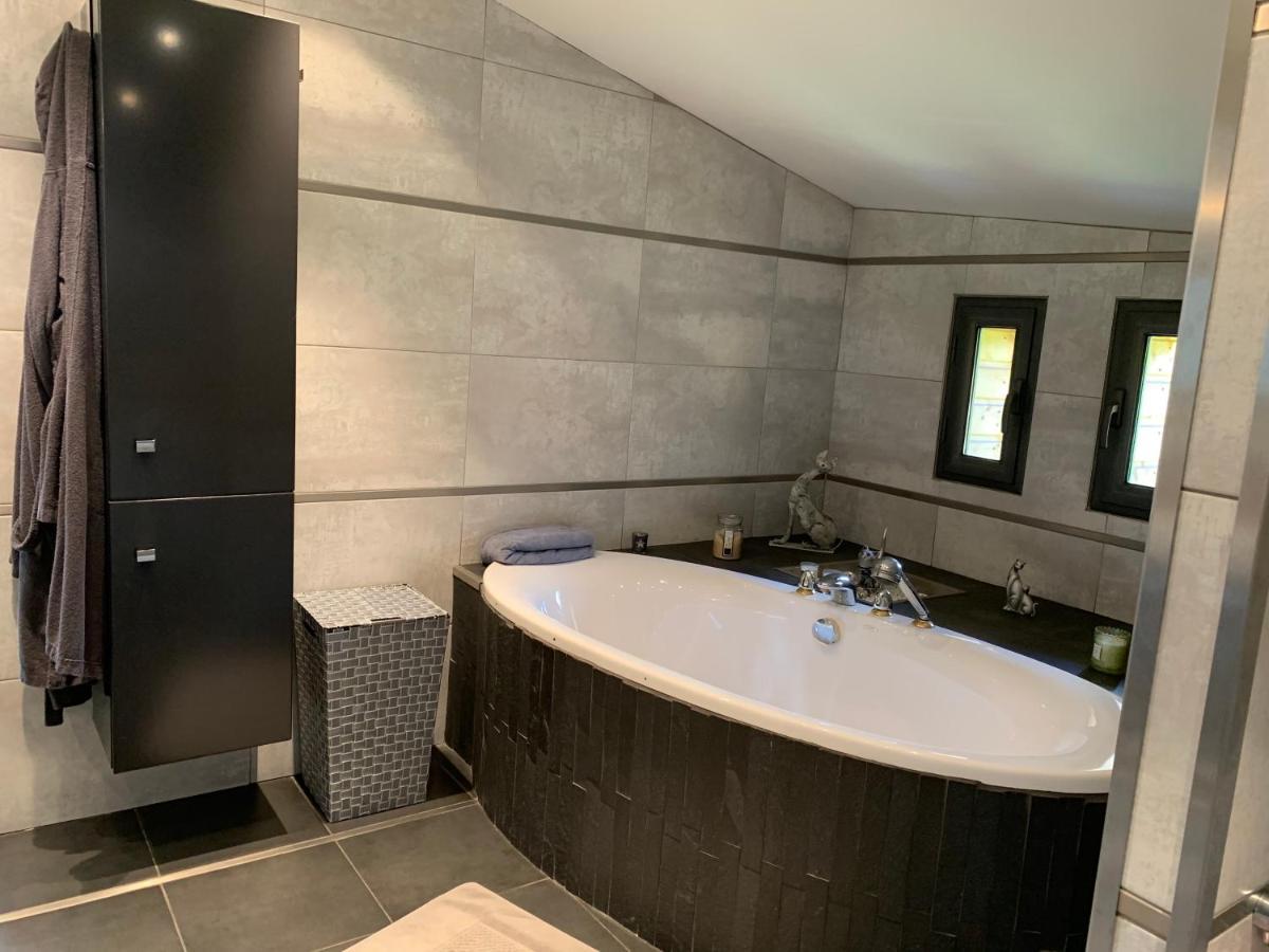 Valsonne Domaine De La Rue De La Tour B&B 외부 사진